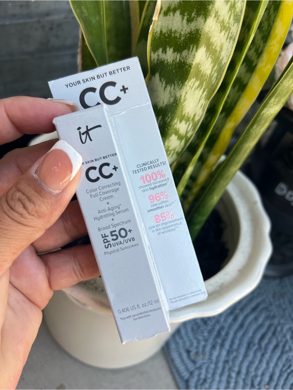it Cosmetics CC+ Color Correcting Cream SPF 50+ - White & Pink Packaging